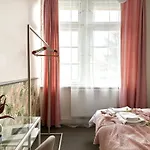 Expo Sniadeckich Aparthotel 3*