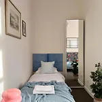 Aparthotel Expo Sniadeckich 3*