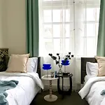 Expo Sniadeckich Aparthotel 3*